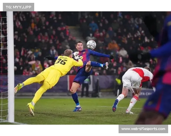 莱万欧冠攻破39支球队球门，仅次于梅西纪录